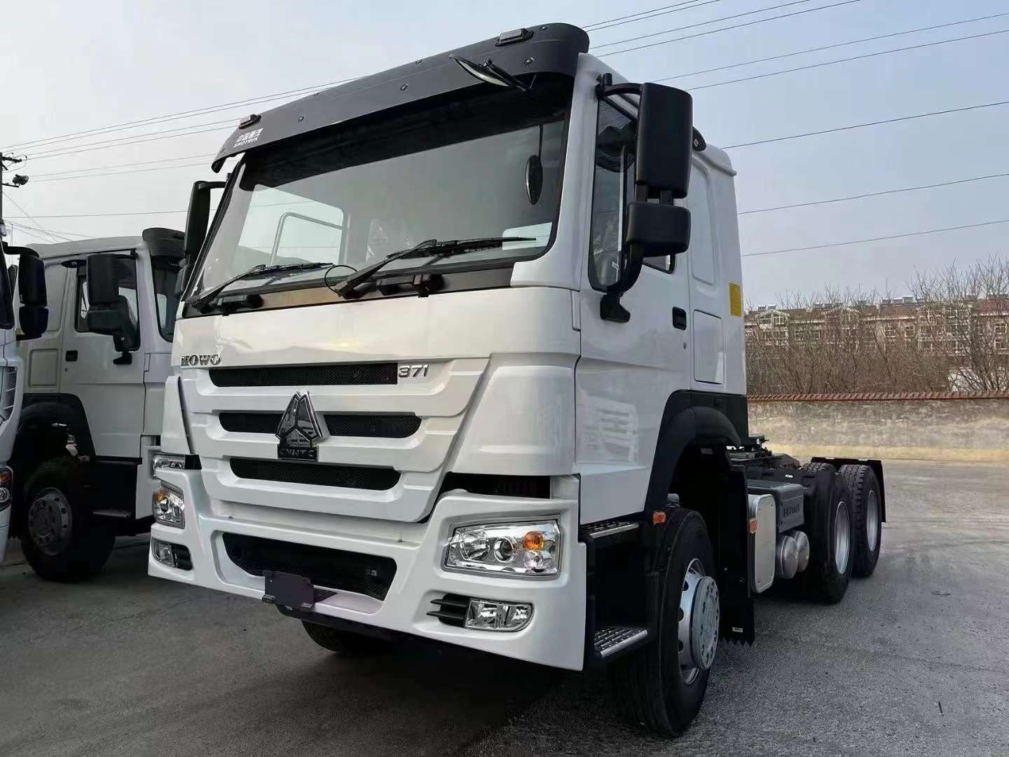 SINOTRUK HOWO 10 WHEELERS TRUCKTRACTOR ZIJN KLAAR VOOR VERZENDING